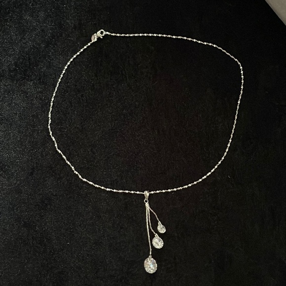 Round cut simulated diamond drop pendant necklace - Picture 2 of 8